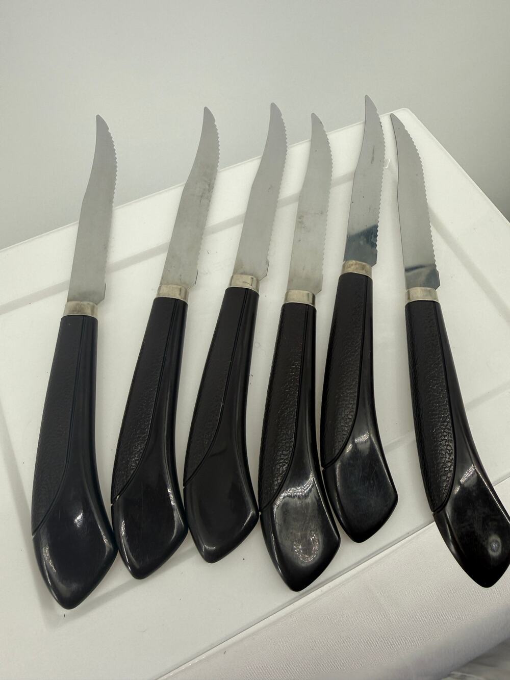 Quikut Stainless USA Steak Knives Set 6 Serrated BrownHandles Vintage Flatware
